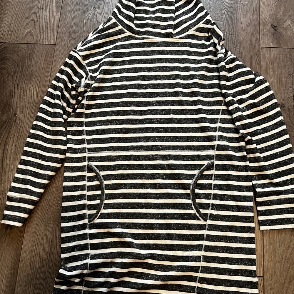 Max studio sweater dress
